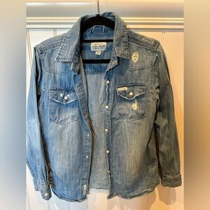 LUCKY BRAND Boys Men’s SIZE Medium Blue Denim Jean Button Down Shirt